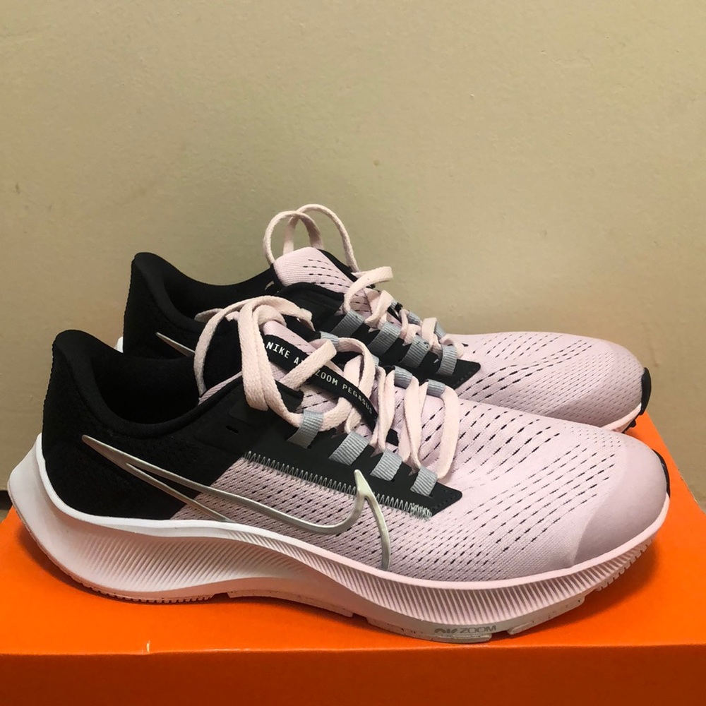 Brand new light pink Nike Airs.